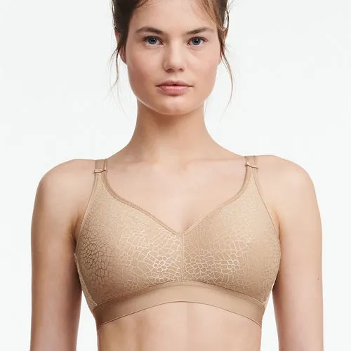 Chantelle C'Magnifique Full Bust Wireless Bra Latte