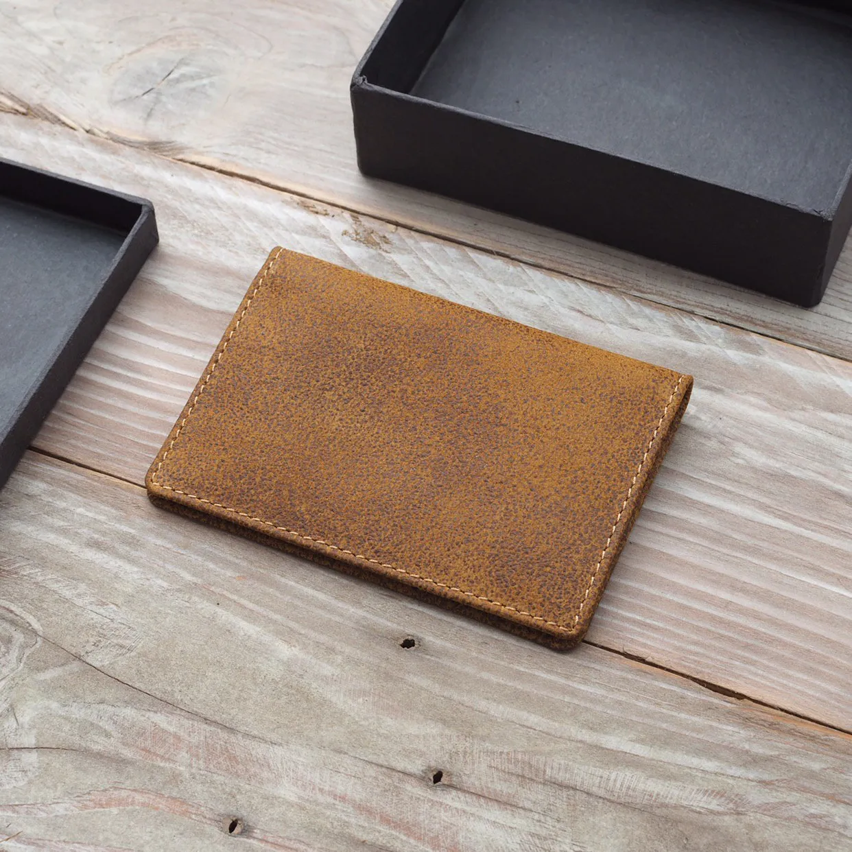 Daniel Bi-Fold Wallet (Distressed Tan)